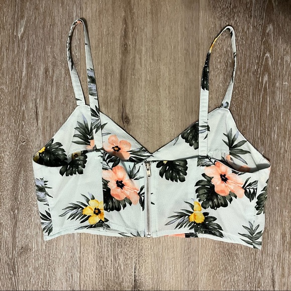 Forever 21 Tropical Floral Crop Top - Picture 3 of 4